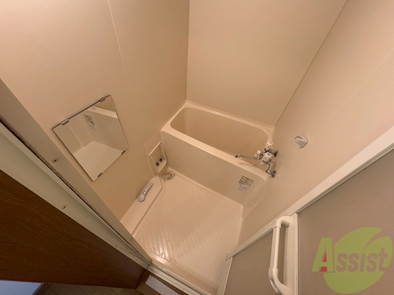 バス・シャワールーム　ユニットバスです。疲れを癒すのに欠かせませんね！