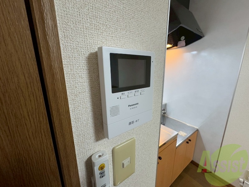 セキュリティ　ＴＶモニター付インターホンです。来客者の顔が見えるので安心！