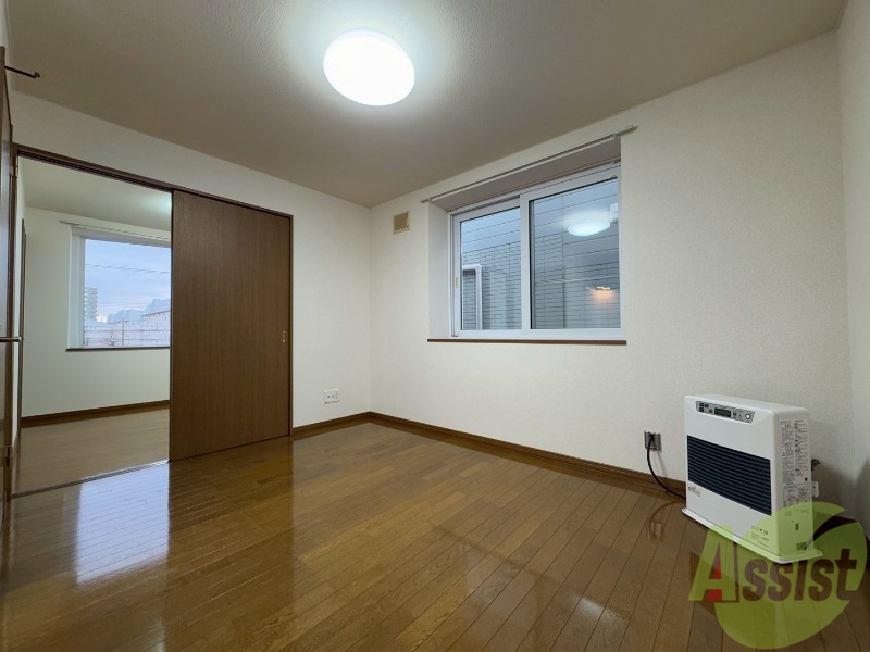 居室・リビング　広くてキレイなお部屋が広がっていて、充実した生活が送れそう。