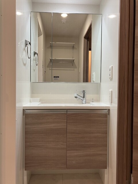 洗面設備　洗面化粧台