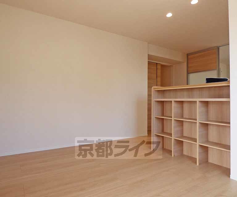 居室・リビング　広くて明るいお部屋です