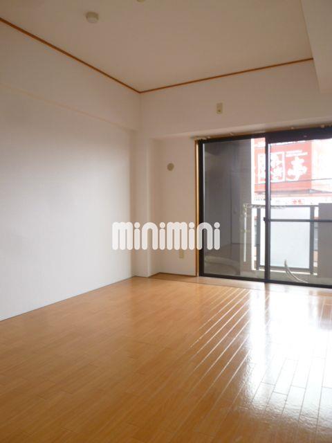 眺望　１６帖の広いリビング