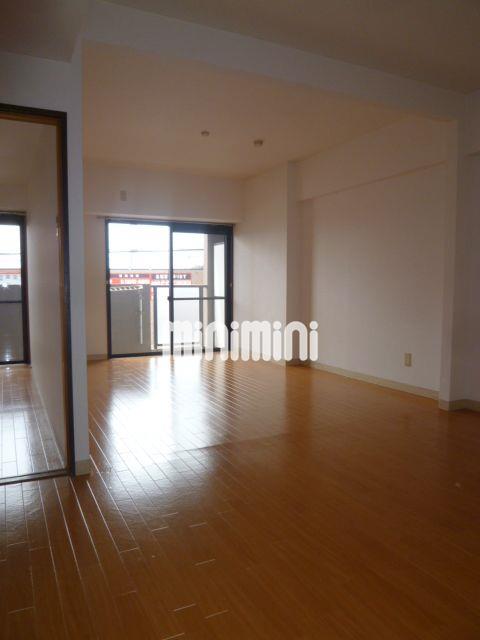 居室・リビング　ＬＤＫ１６帖あります。