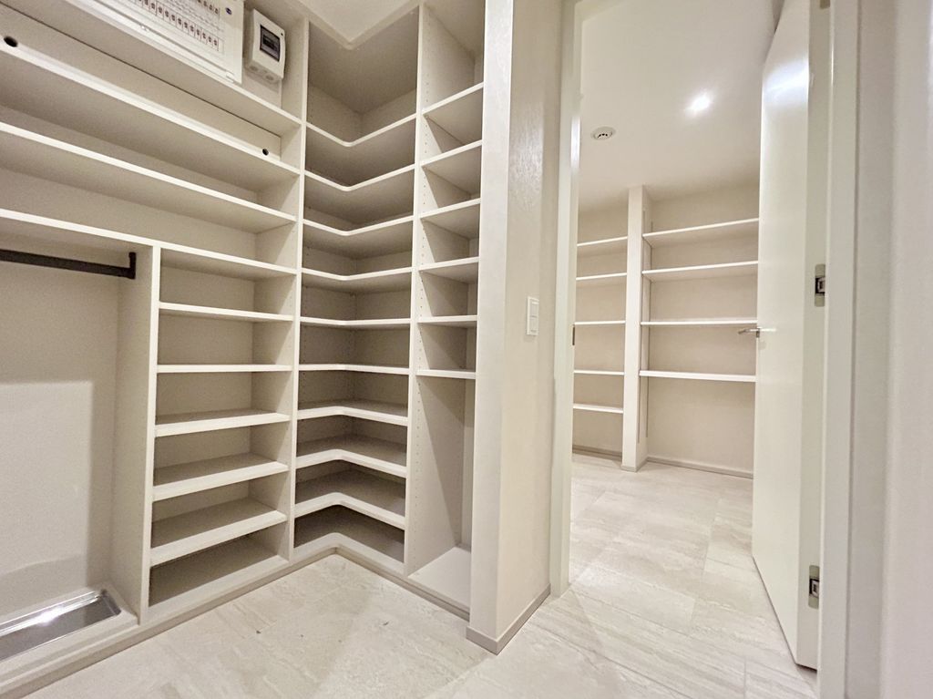 収納　シューズインクローゼット約1.9帖