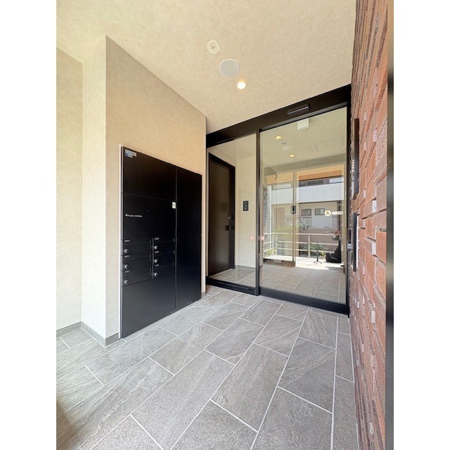 その他共有部分　オートロック付のエントランス♪