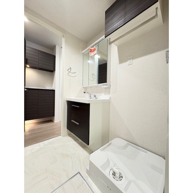 洗面設備　三面鏡にもなる洗髪洗面化粧台♪