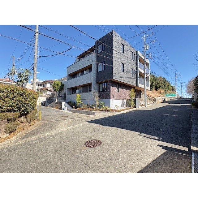 建物外観　閑静な住宅地に位置する住環境良好物件♪