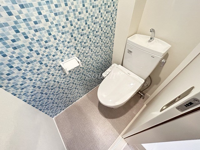 トイレ　ウォシュレット付きのトイレ