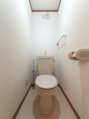 トイレ　落ち着いたトイレです