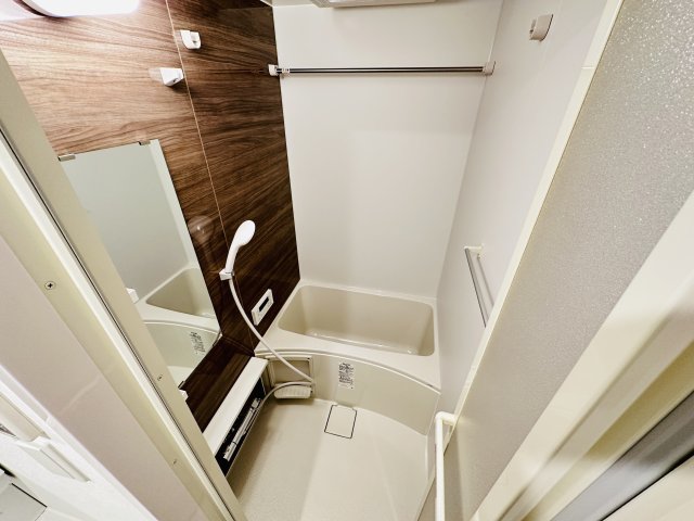 バス・シャワールーム　同タイプの写真です。