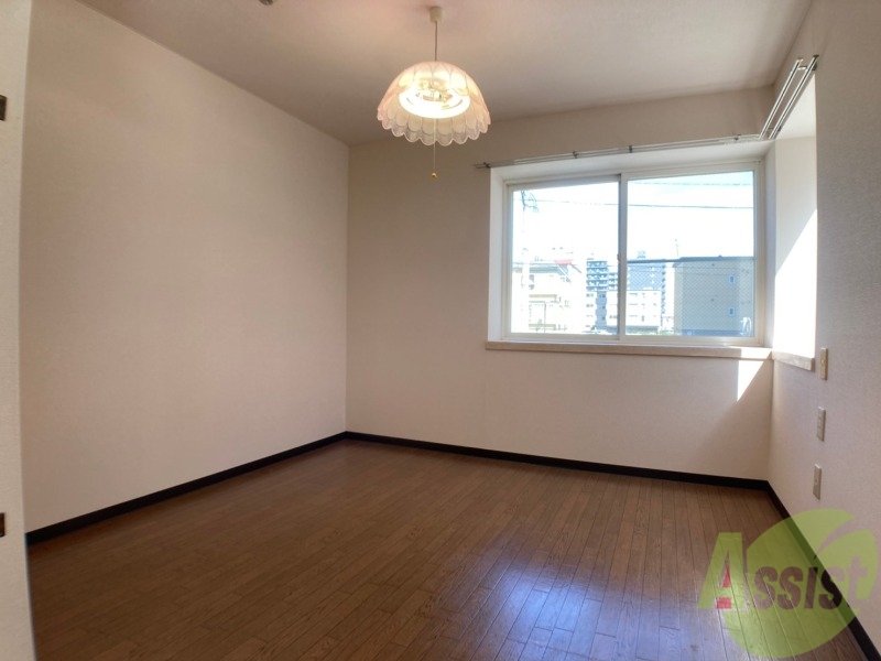 その他部屋・スペース　寝室を撮影しました。お昼寝したくなりますね。