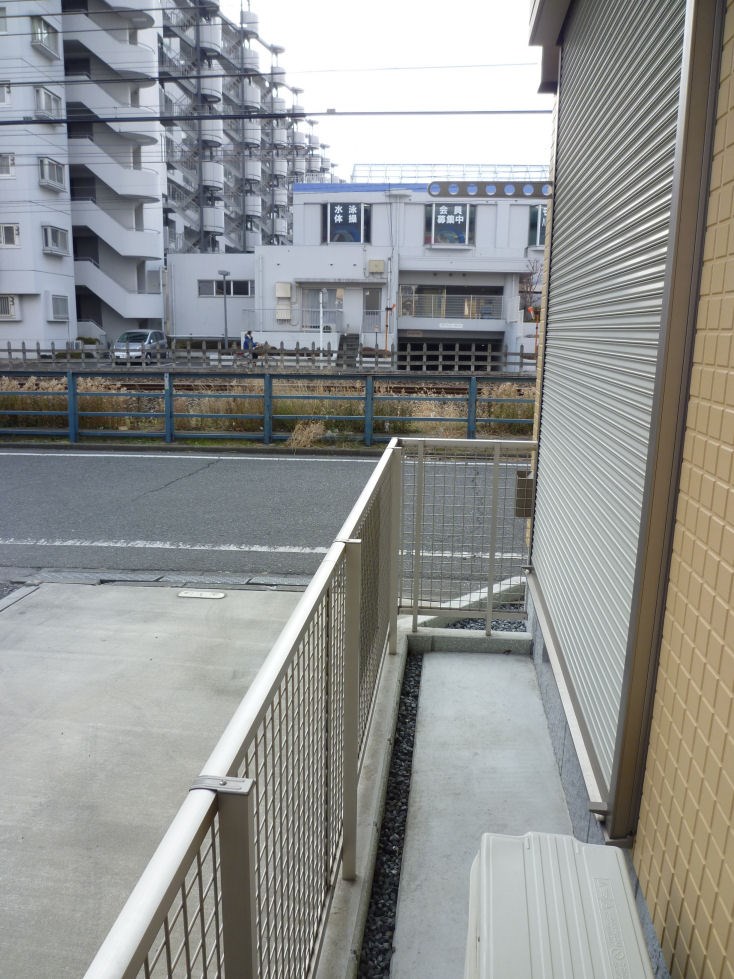 バルコニー　開放感のある風通しの良いバルコニー。