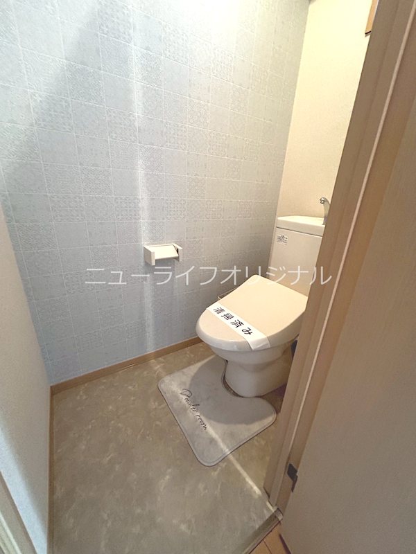 トイレ　あると嬉しい温水洗浄便座付き♪