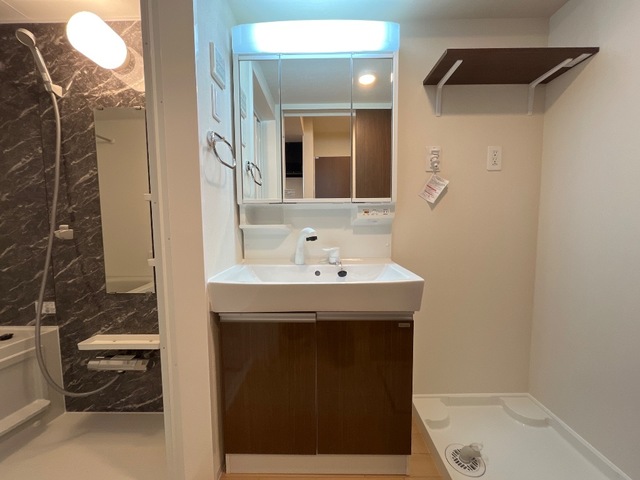 洗面設備　洗髪洗面化粧台