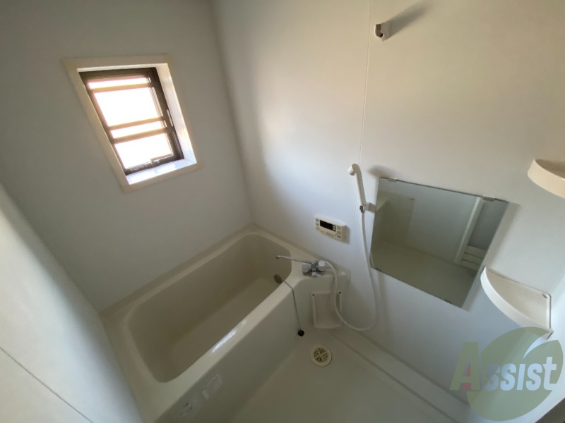 洗面設備　綺麗な浴槽、まったり出来て疲れも取れますね！