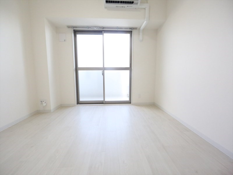 バルコニー　洋室7帖　エアコン完備　クローゼット付　南面バルコニー