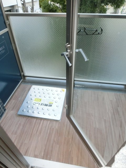 バルコニー　同物件別号室の写真です。