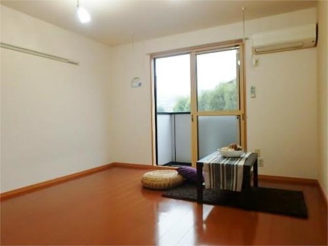 居室・リビング　明るいお部屋です