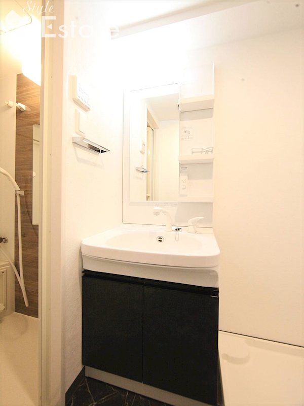 洗面設備　同仕様内装