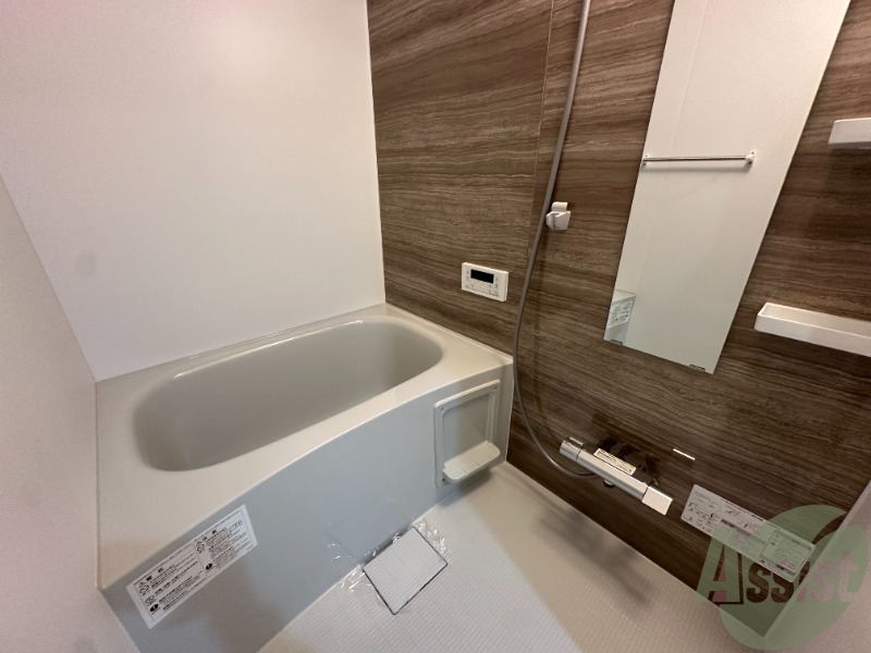 バス・シャワールーム　浴室乾燥、追い焚き機能が付いている浴室です。