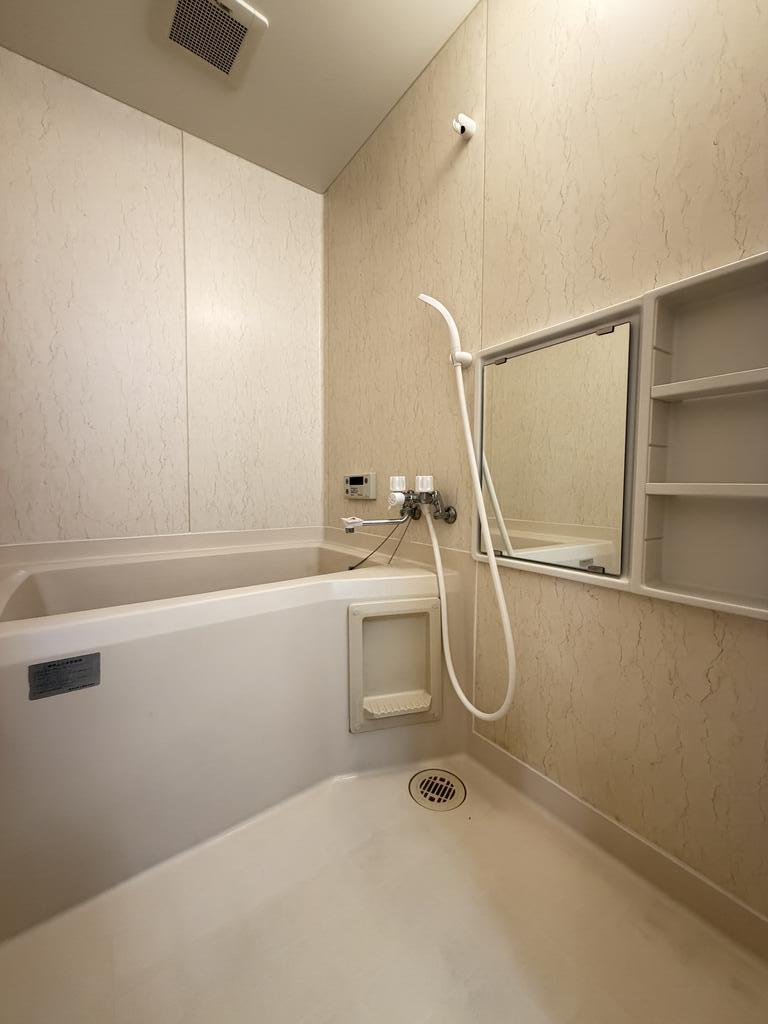 バス・シャワールーム　人気のバストイレ別！ゆったりと１日の疲れも癒せますね♪