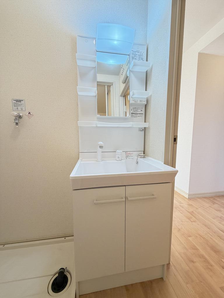 洗面設備　忙しい朝に大活躍♪人気の独立洗面台も嬉しい設備です！