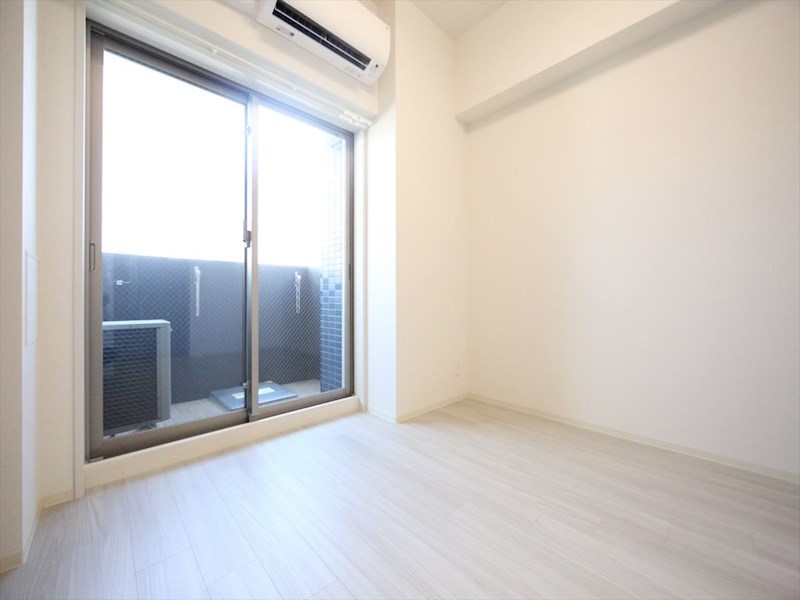 バルコニー　洋室6.2帖　エアコン完備　バルコニー