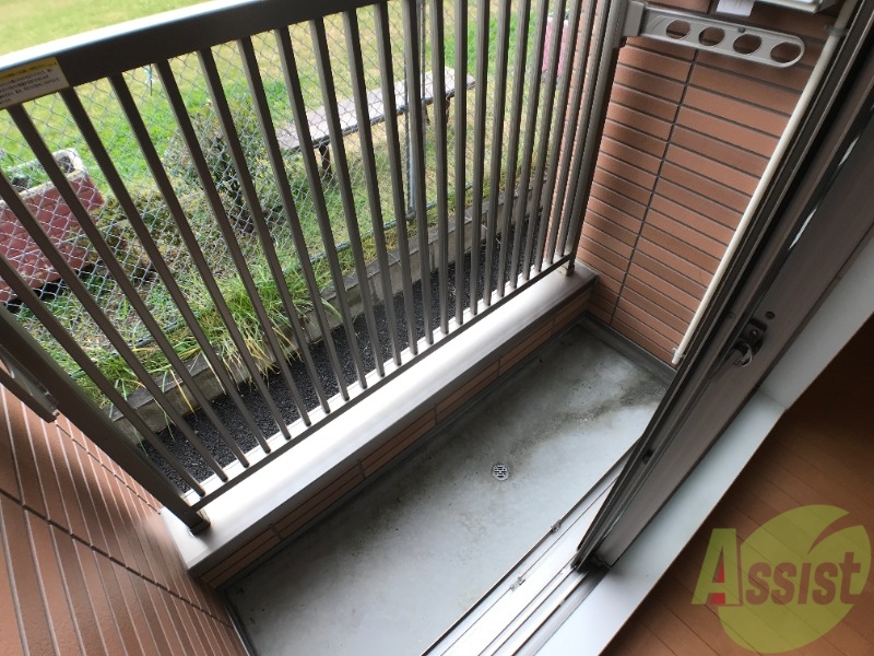 バルコニー　バルコニーは南向きです。暖かい日差しが望めそうですね。