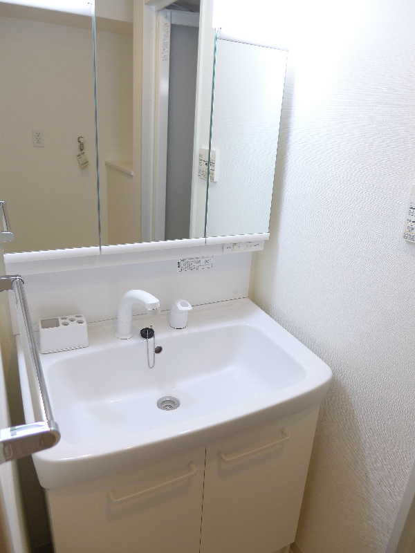 洗面設備　独立洗面台　シャンプードレッサー　収納あり