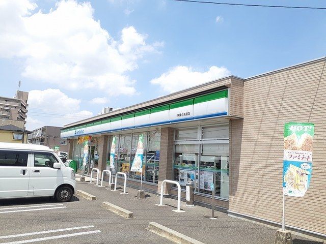 コンビニ　ファミリーマート　扶桑中海道店（コンビニ）まで560m