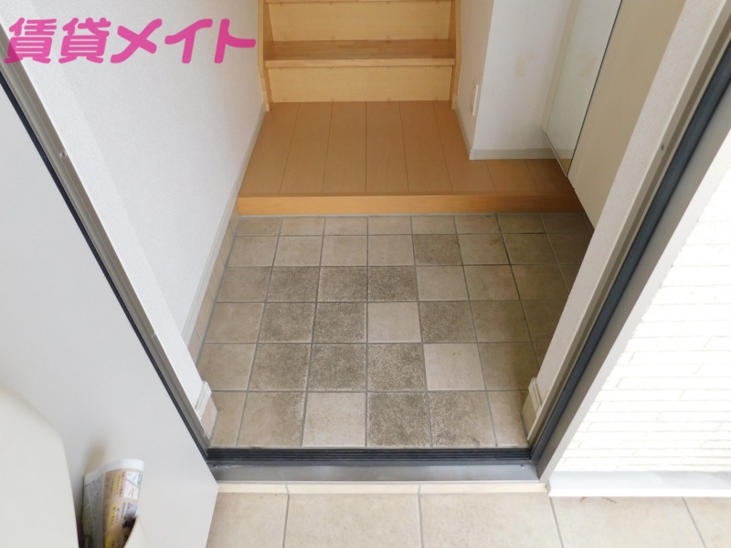 玄関　同型参考写真