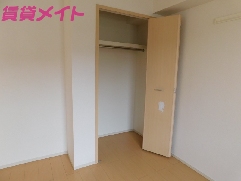 収納　同型参考写真