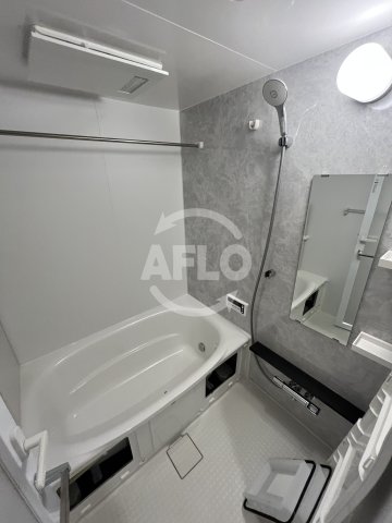 バス・シャワールーム　コンフォリア・リヴ東三国駅前ソルテラス　浴室