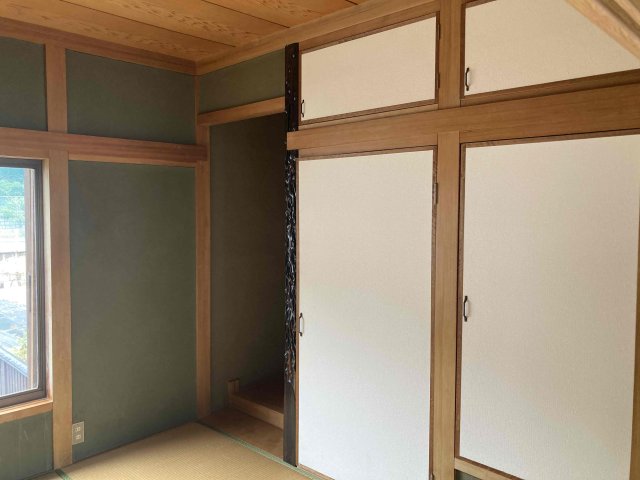 居室・リビング　山側の和室、収納です。