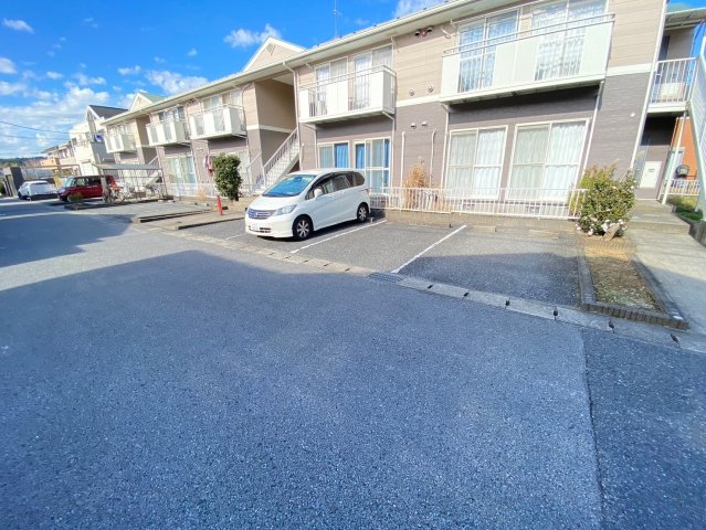 駐車場　※仕様が異なる場合がございます