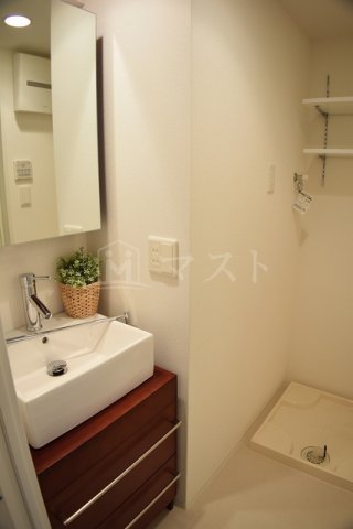 洗面設備　同マンション他号室写真