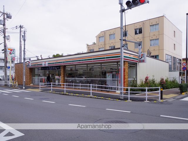 コンビニ　セブンイレブン（コンビニ）まで54m