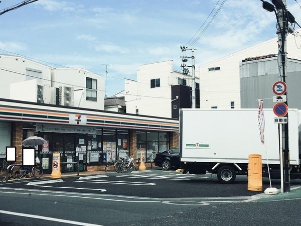 コンビニ　セブンイレブン（コンビニ）まで201m