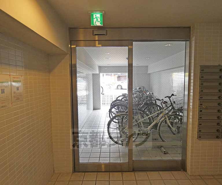 その他共有部分　建物入口です。