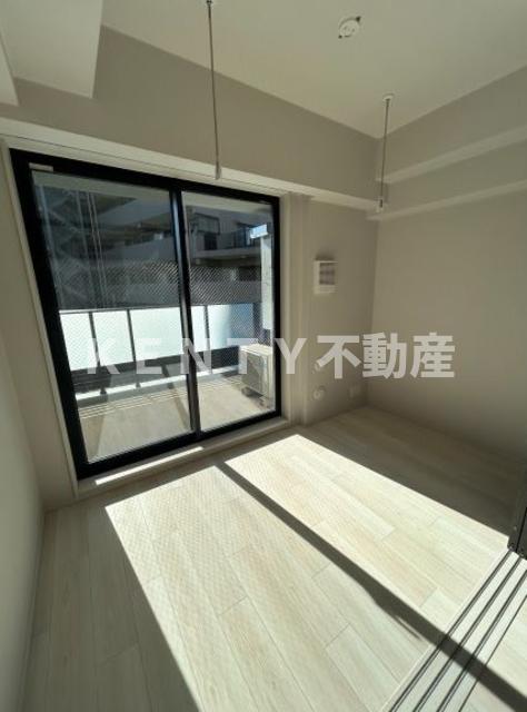 その他部屋・スペース　広くて明るい寝室