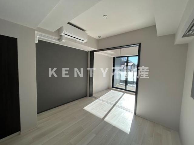 居室・リビング　こちらの居間で趣味の時間をお楽しみください