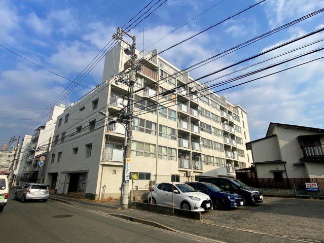 建物外観　落ち着いた雰囲気の外観です