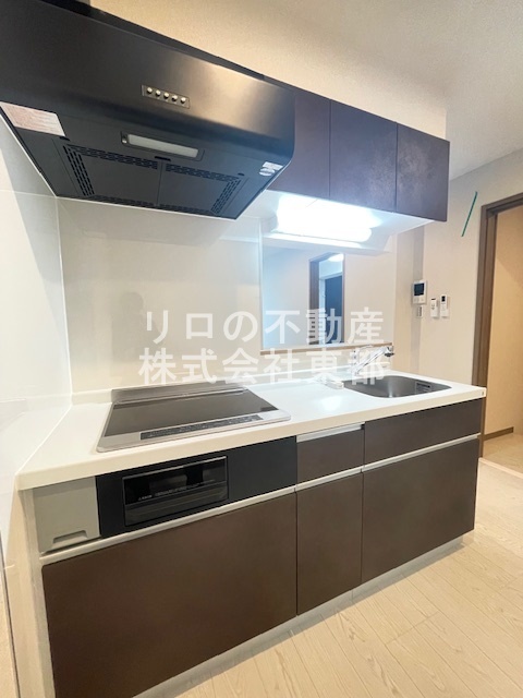 キッチン　上下に収納あり！使い勝手の良いキッチンです！！