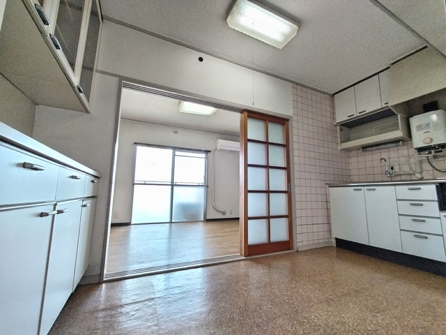 居室・リビング　ダイニング　※照明は残置物です