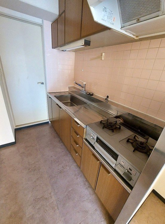 キッチン　ガスキッチン　ガスコンロ付　独立型キッチンで２ＷＡＹ　忙しい