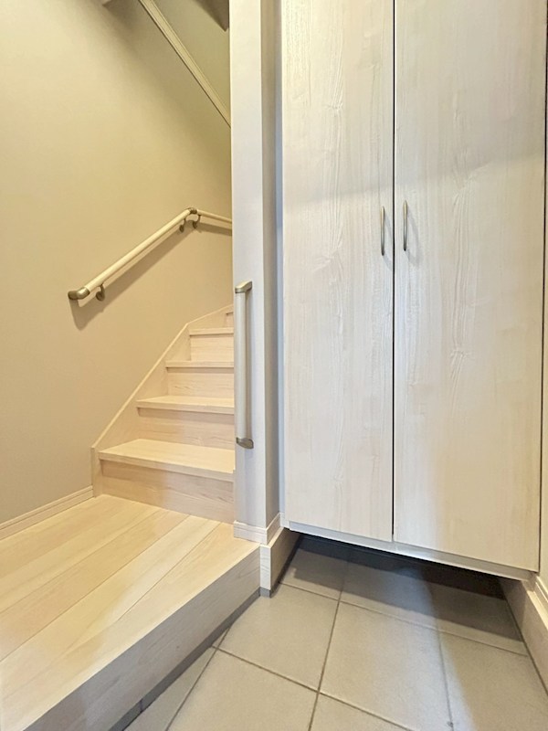 玄関　住まう人を迎える明るい玄関