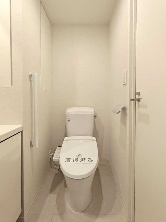 トイレ　※写真は類似間取り別部屋。色味等異なります。