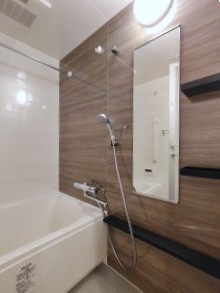 バス・シャワールーム　※写真は類似間取り別部屋色味等異なります。