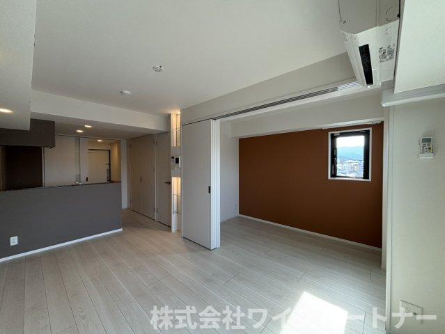 居室・リビング　※別号室の為、現況優先