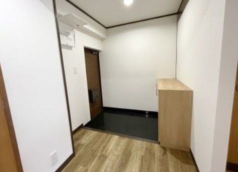 玄関　板倉マンション（別部屋参考画像）